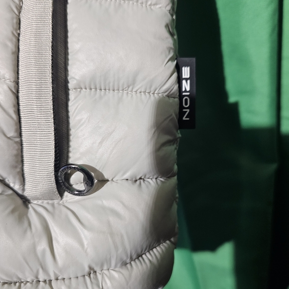 Noize Light Gray Quilted Vest Size XS 18 PTP EUC - Picture 5 of 6